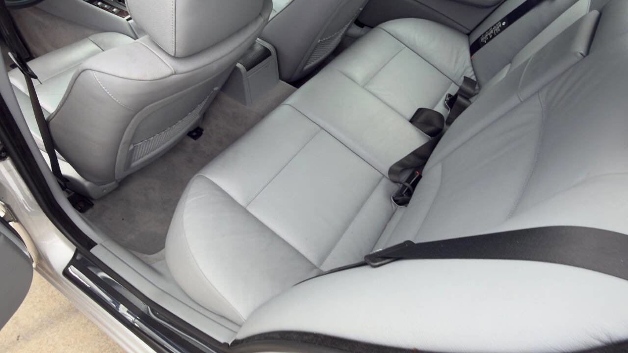 Used 2001 BMW 330i Sedan image 32