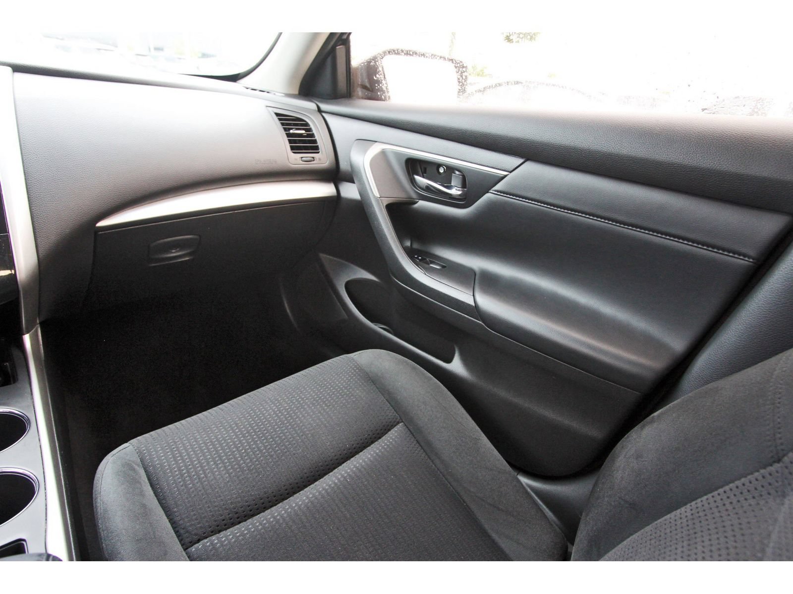 Used 2015 Nissan Altima 2.5 S w/ Power Driver Seat Package FWD image 12