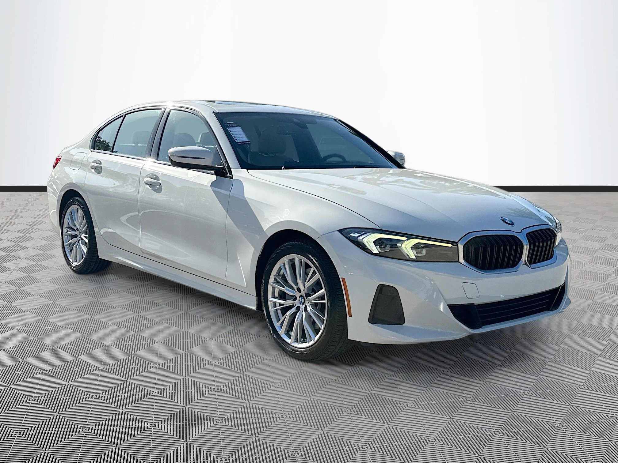 Used 2023 BMW 330i Sedan image 1