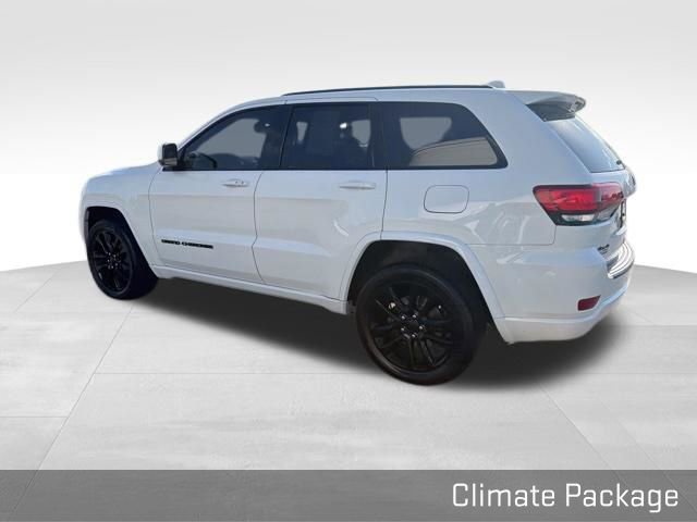 Used 2020 Jeep Grand Cherokee Altitude AWD/4WD image 10