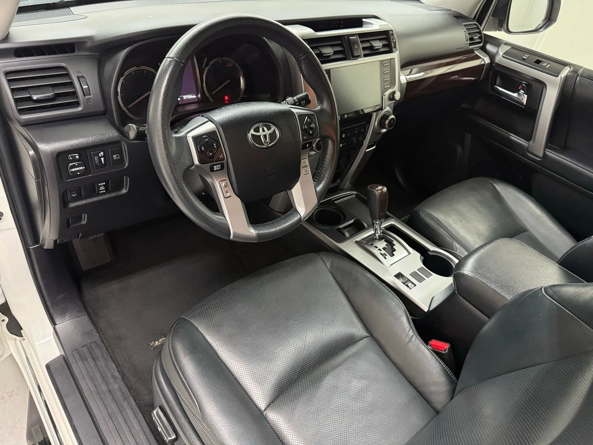 Used 2020 Toyota 4Runner Limited image 10