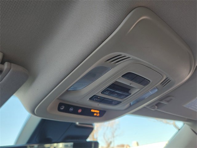 Used 2022 Buick Envision Avenir w/ Technology Package II image 27