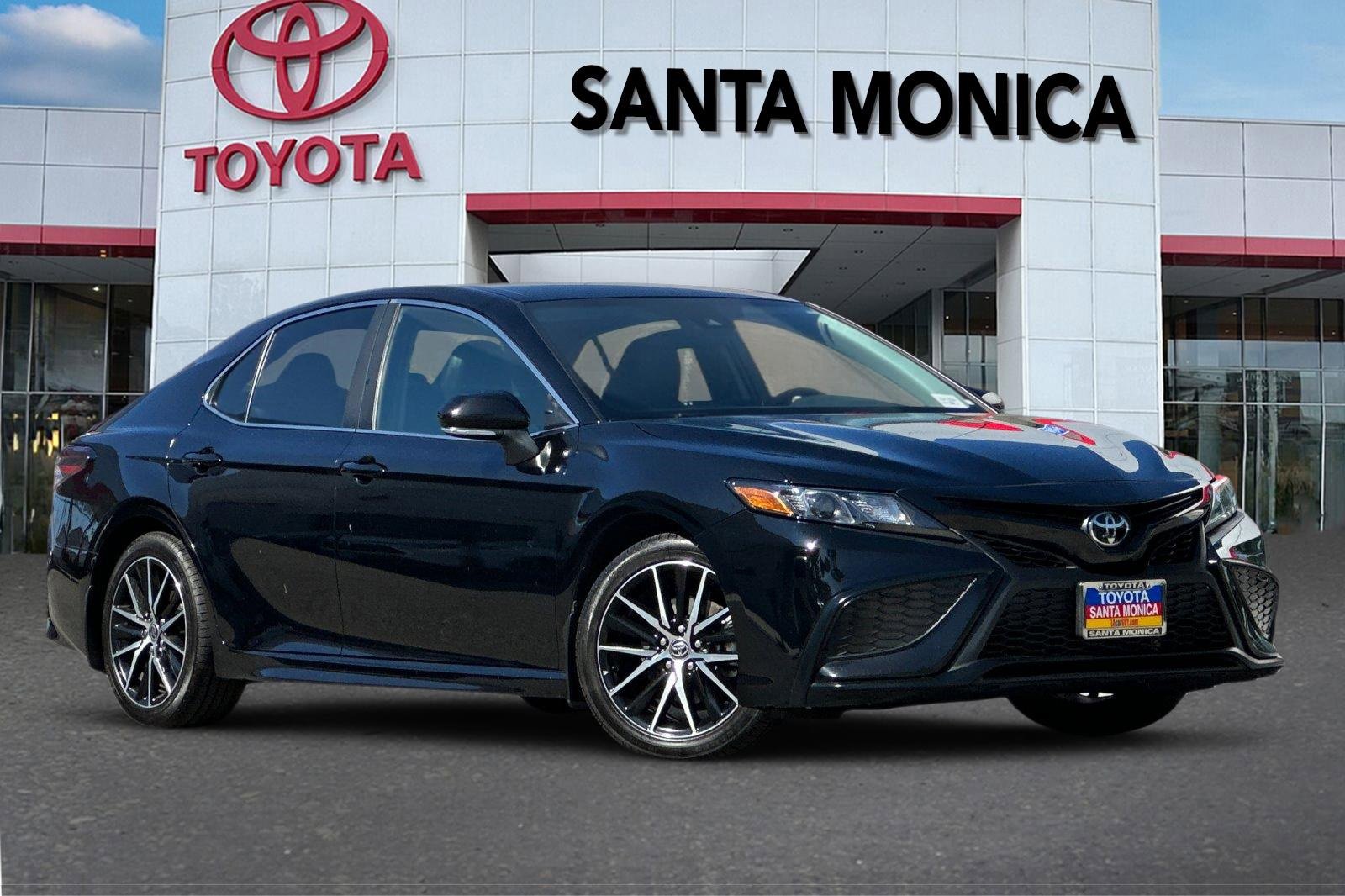 Used 2023 Toyota Camry SE