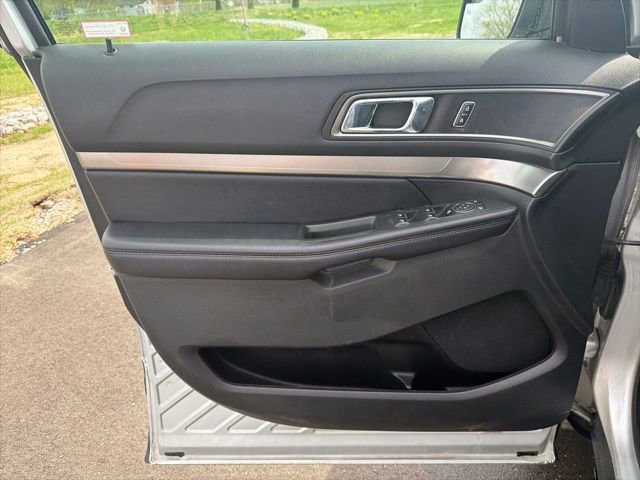 Certified 2018 Ford Explorer XLT AWD/4WD image 25