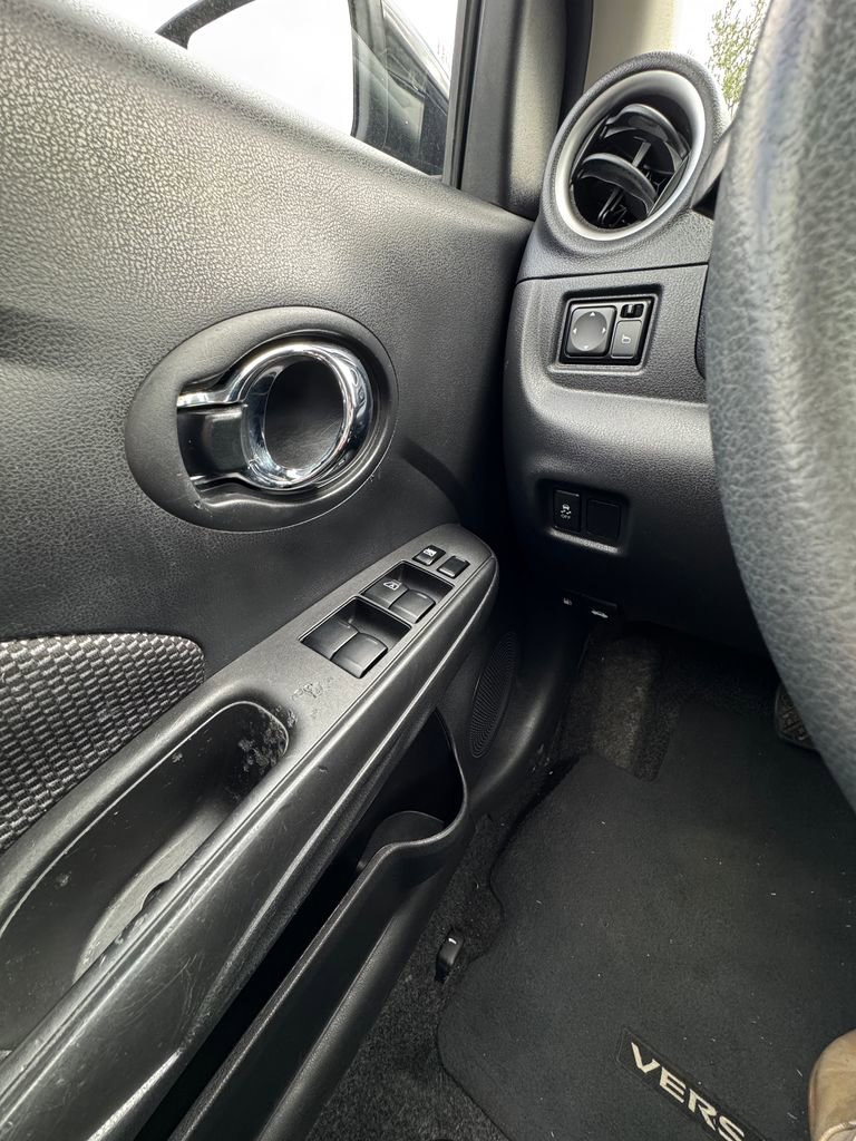 Used 2019 Nissan Versa SV FWD image 14