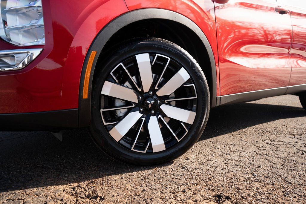 New 2026 Mitsubishi Outlander SE FWD image 2