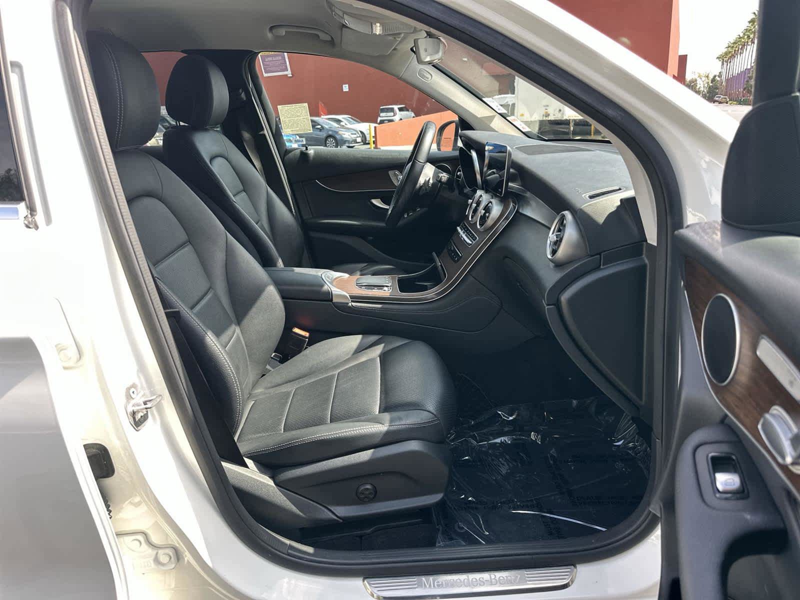 Used 2020 Mercedes-Benz GLC 300 image 15