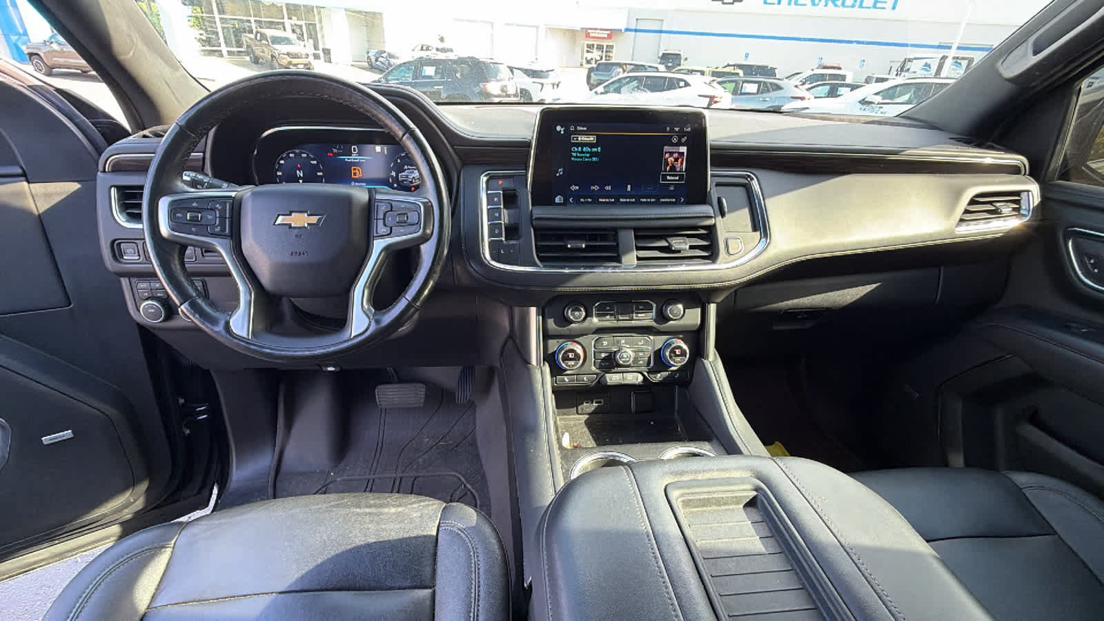 Used 2022 Chevrolet Tahoe LT w/ Luxury Package AWD/4WD image 18