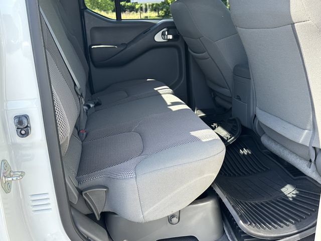 Used 2020 Nissan Frontier SV w/ Midnight Edition Floor Mats AWD/4WD image 17