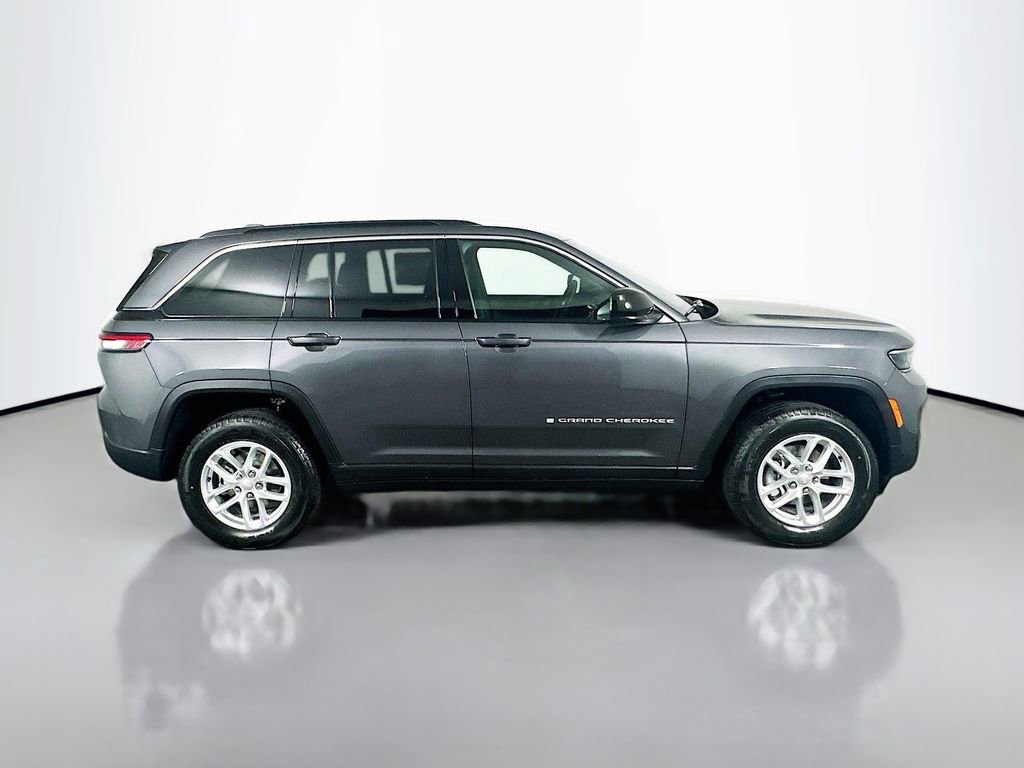 New 2025 Jeep Grand Cherokee Laredo X w/ Luxury Tech Group I AWD/4WD image 8