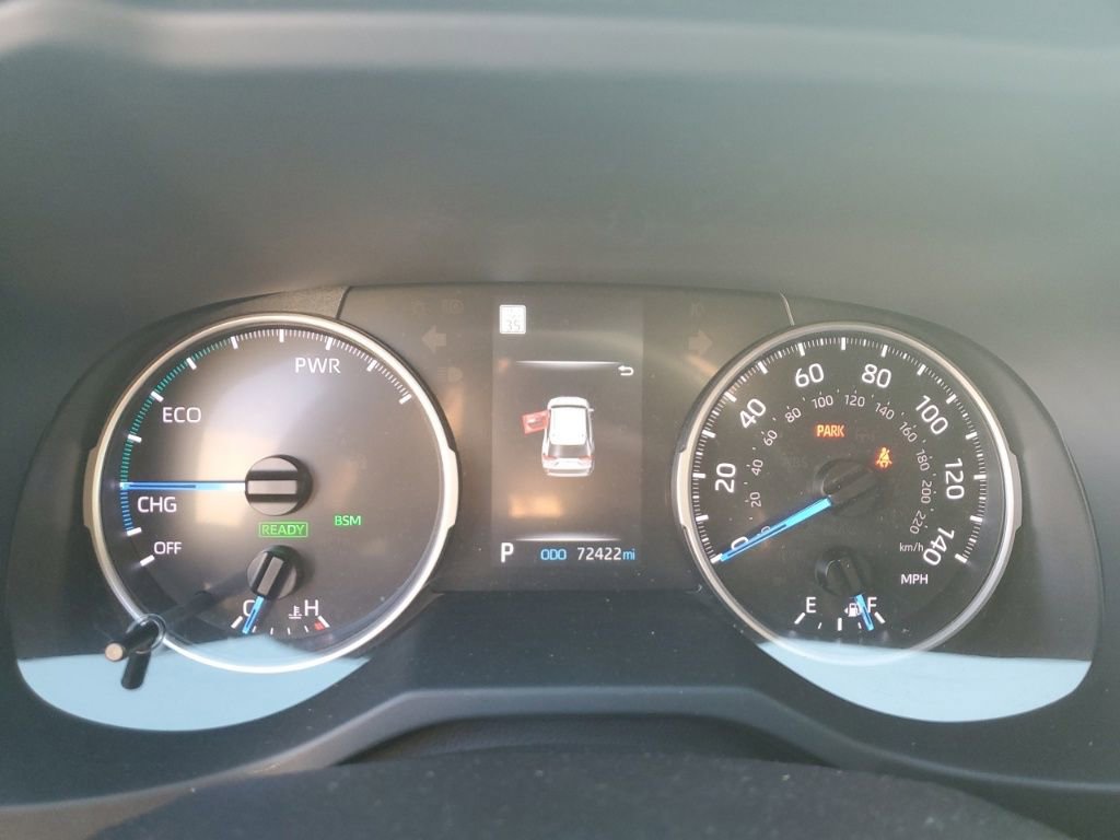 Used 2022 Toyota RAV4 SE w/ Convenience Package image 12