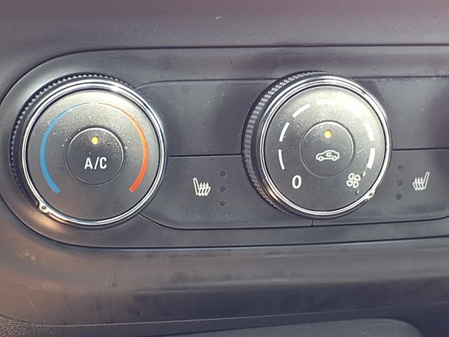 Used 2024 Chevrolet Trax RS FWD image 5