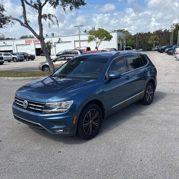 Used 2018 Volkswagen Tiguan SEL image 1