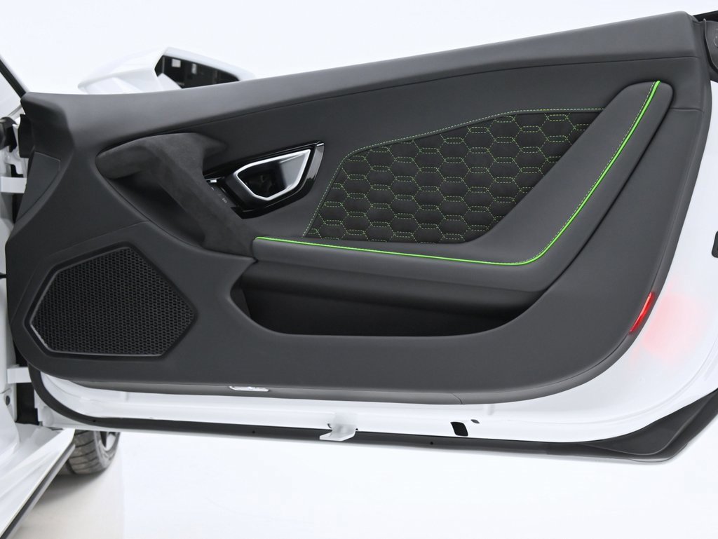 Used 2023 Lamborghini Huracan Tecnica image 14