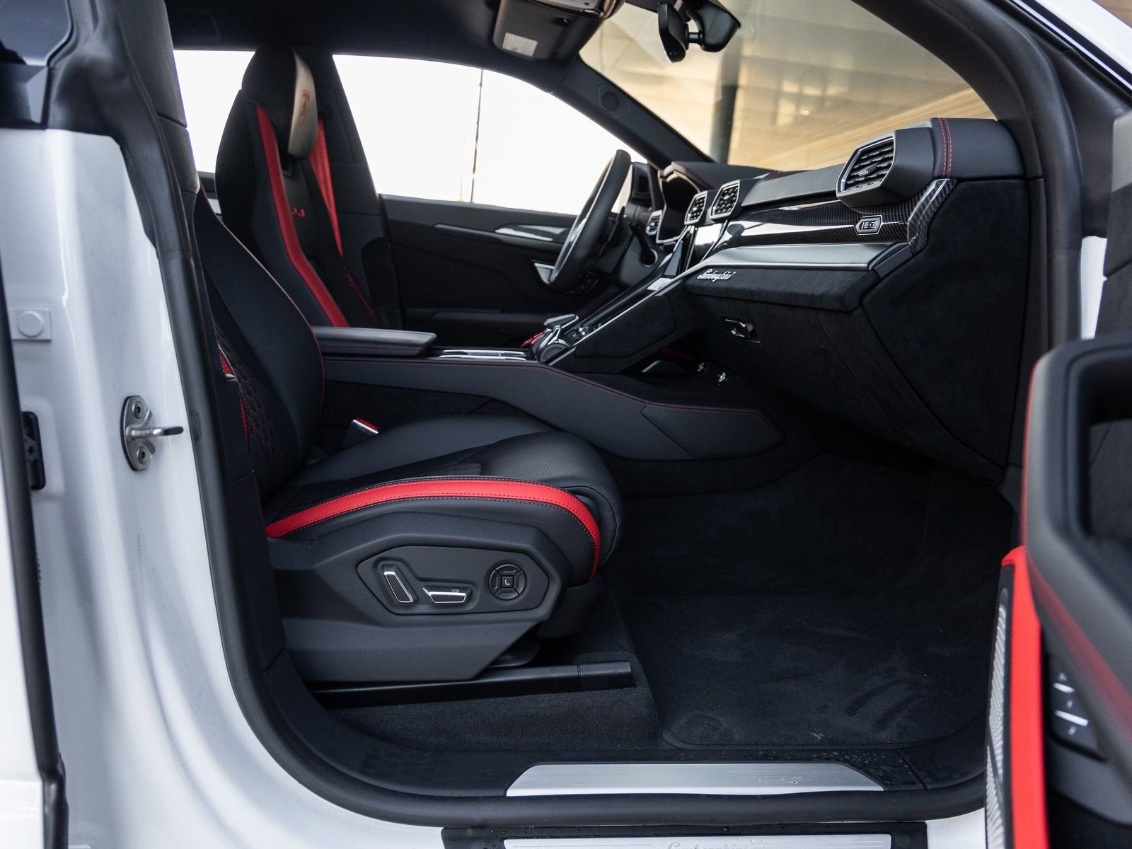 Used 2024 Lamborghini Urus Performante image 50