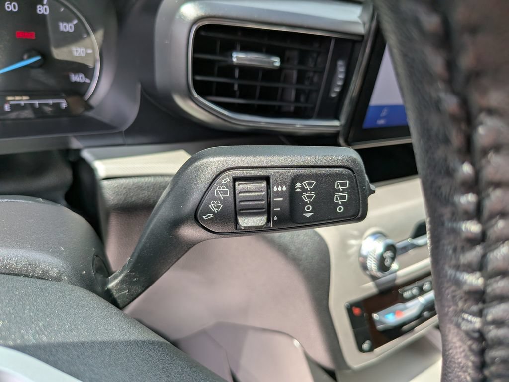 Used 2023 Ford Explorer XLT w/ Equipment Group 202A RWD image 34