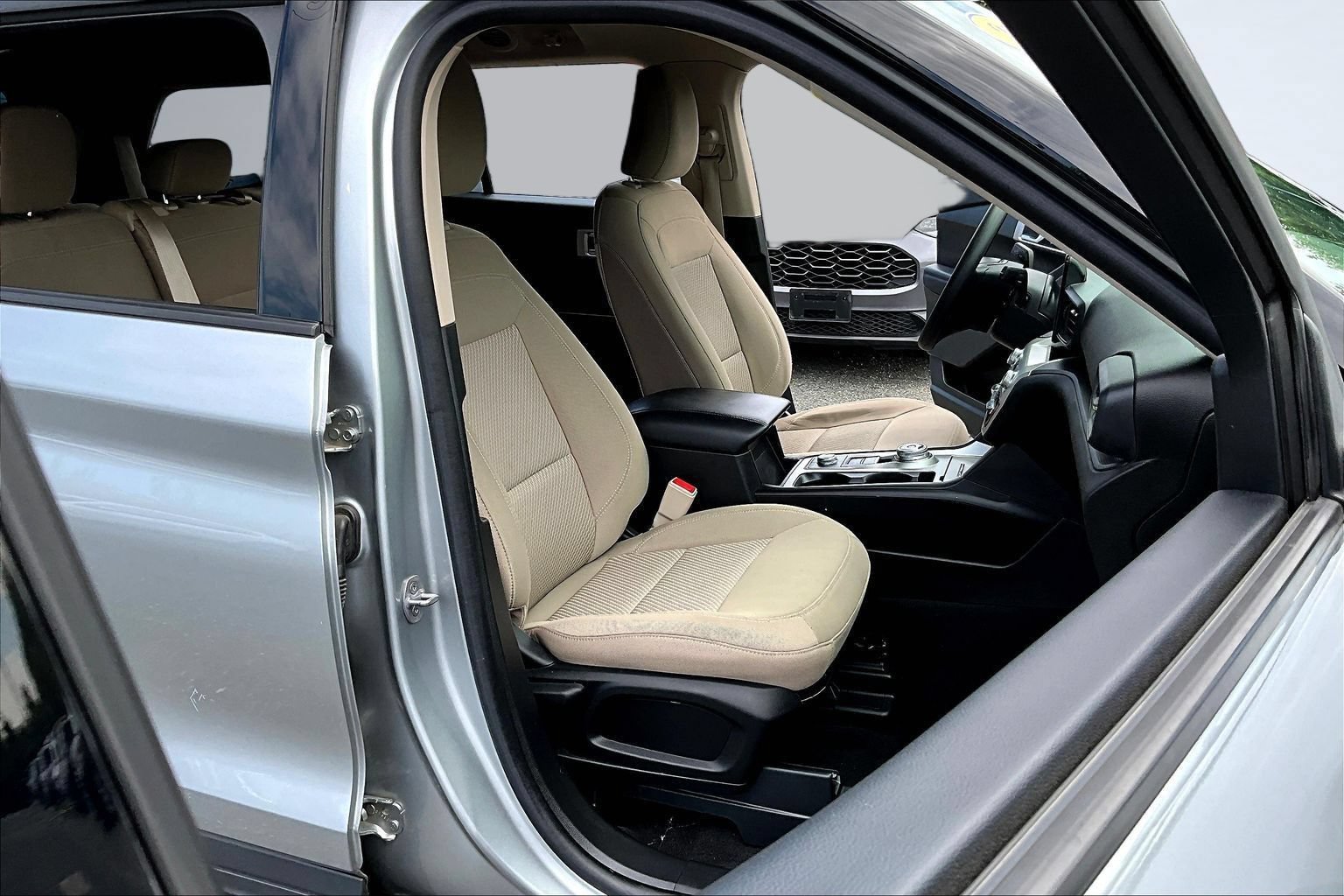 Used 2023 Ford Explorer 4WD image 25