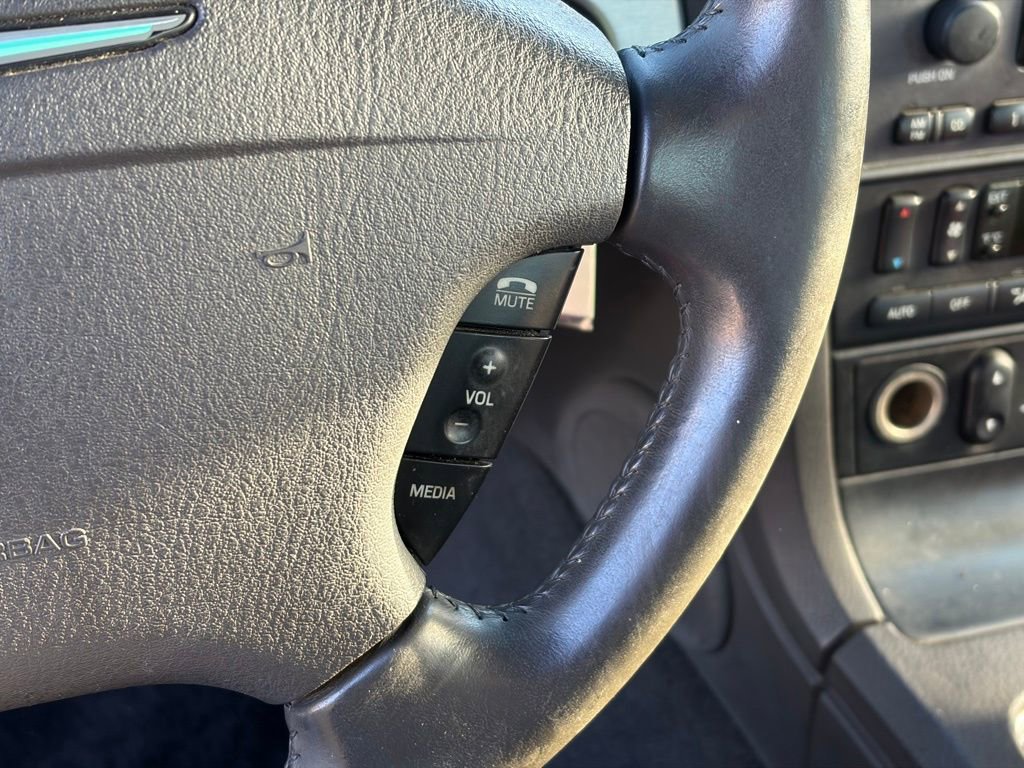 Used 2002 Ford Thunderbird image 17