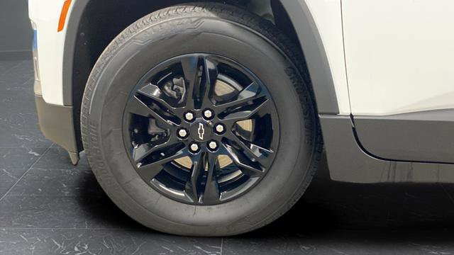 Used 2023 Chevrolet Traverse LT w/ Midnight/Sport Edition image 36