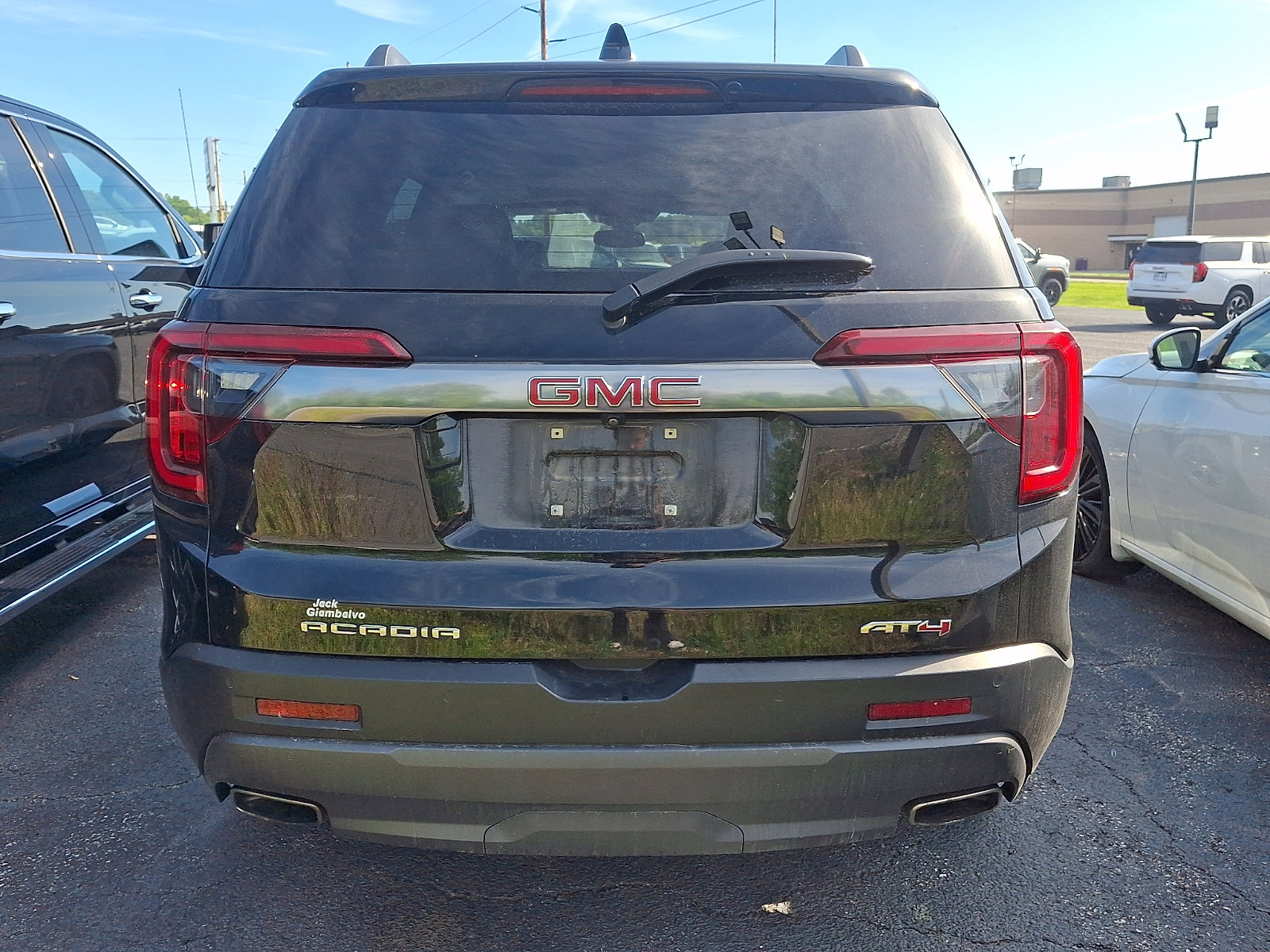 Used 2022 GMC Acadia AT4 w/ Technology Package AWD/4WD image 6