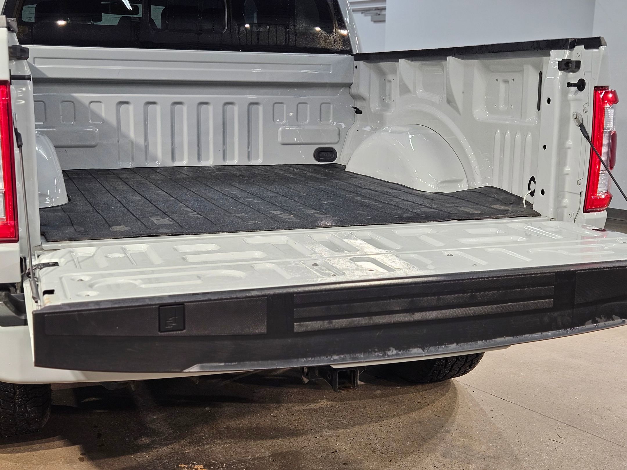 Used 2023 Ford F150 Lariat w/ Equipment Group 502A High image 18