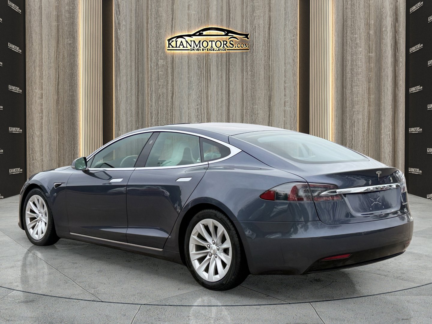 Used 2020 Tesla Model S Long Range Plus image 11