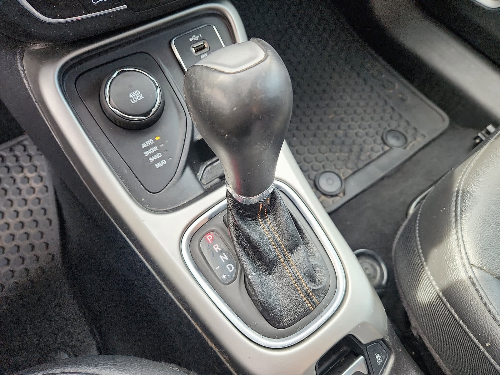 Used 2019 Jeep Compass Latitude w/ Popular Equipment Group image 16