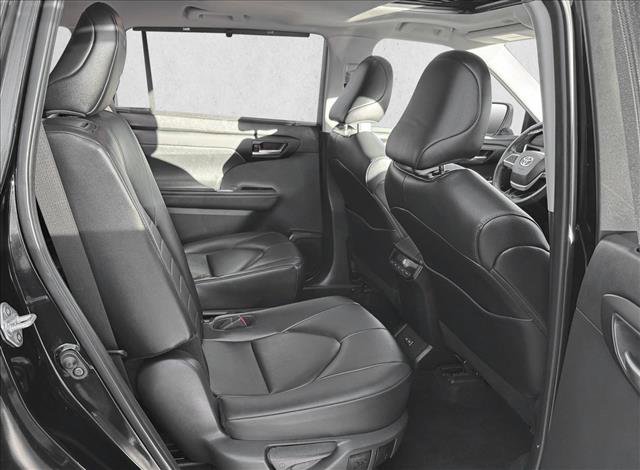 Used 2024 Toyota Highlander XLE image 20