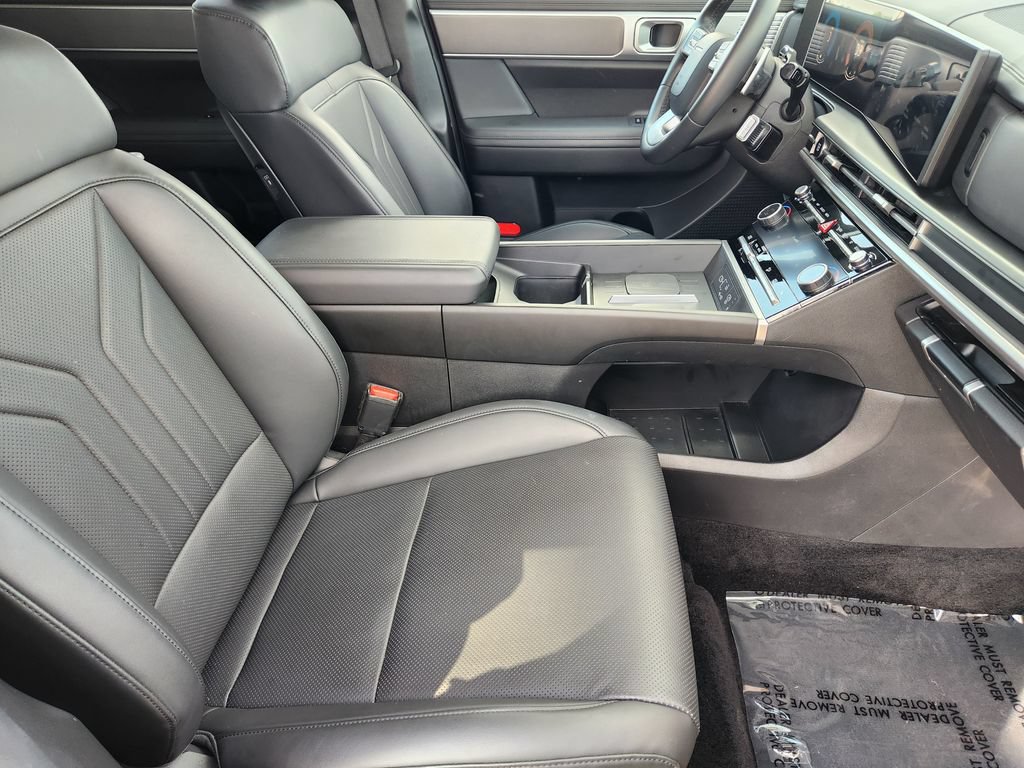 Used 2026 Hyundai Santa Fe SEL FWD image 14