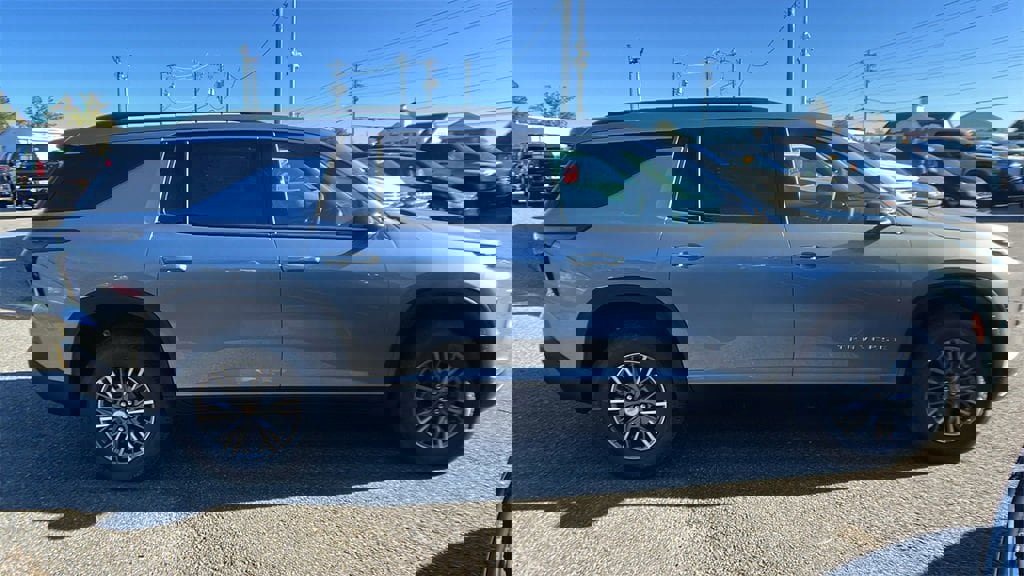 New 2026 Chevrolet Traverse LT w/ Driver Confidence Package image 4