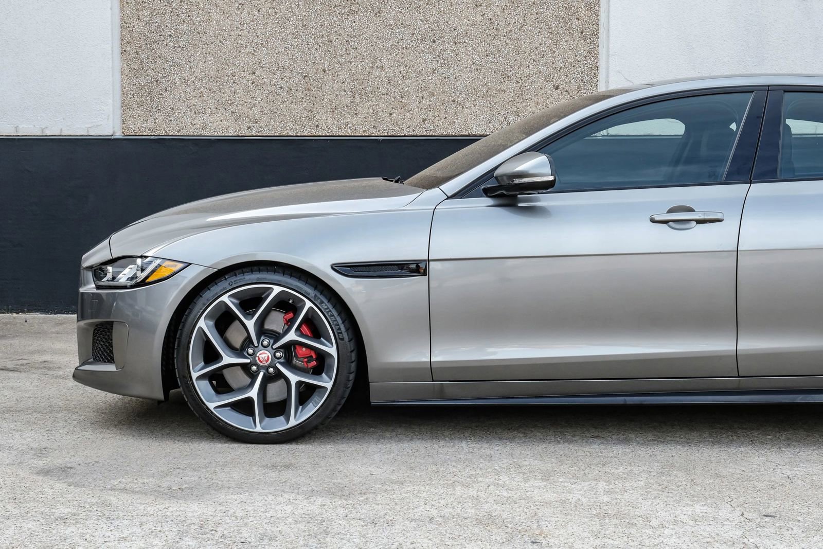 Used 2019 Jaguar XE S image 17