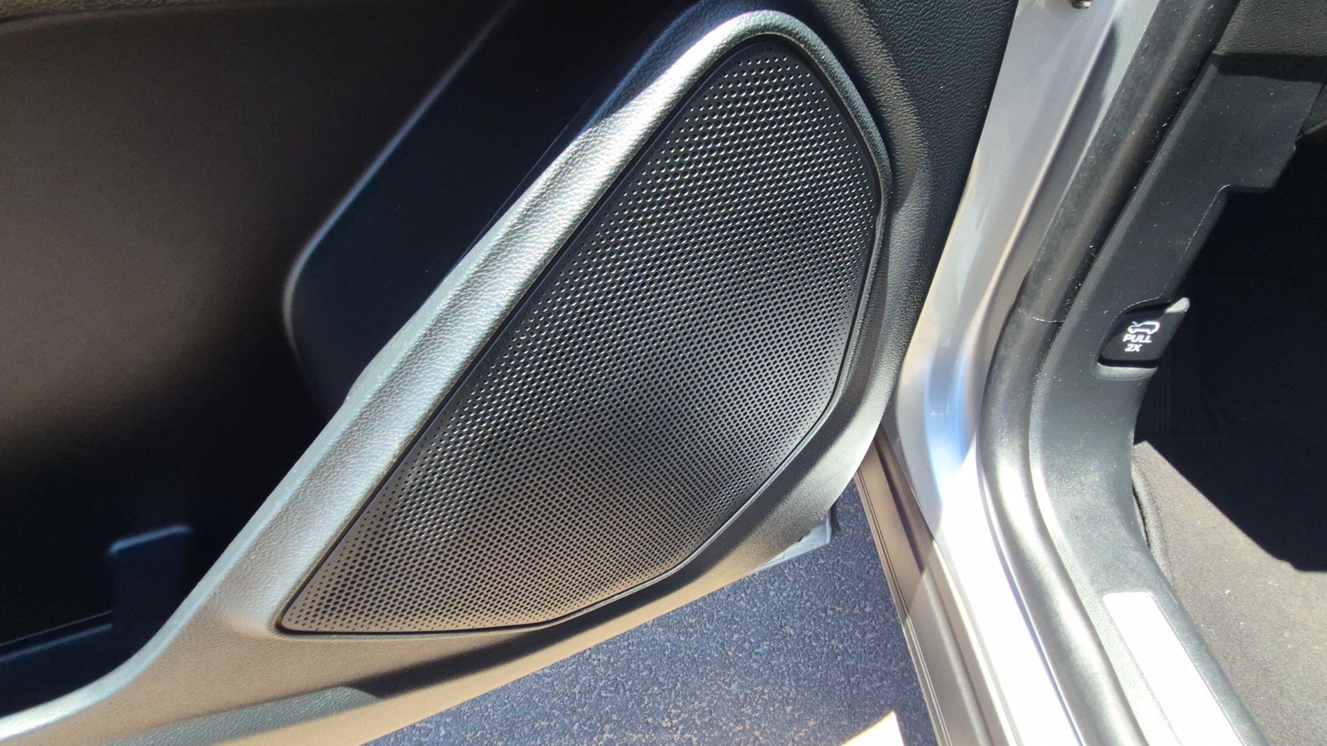 Used 2023 Ford Explorer Limited RWD image 14