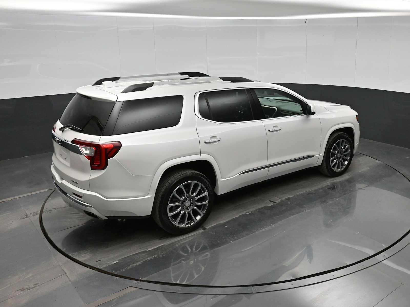 Used 2022 GMC Acadia Denali w/ Denali Ultimate Package AWD/4WD image 29
