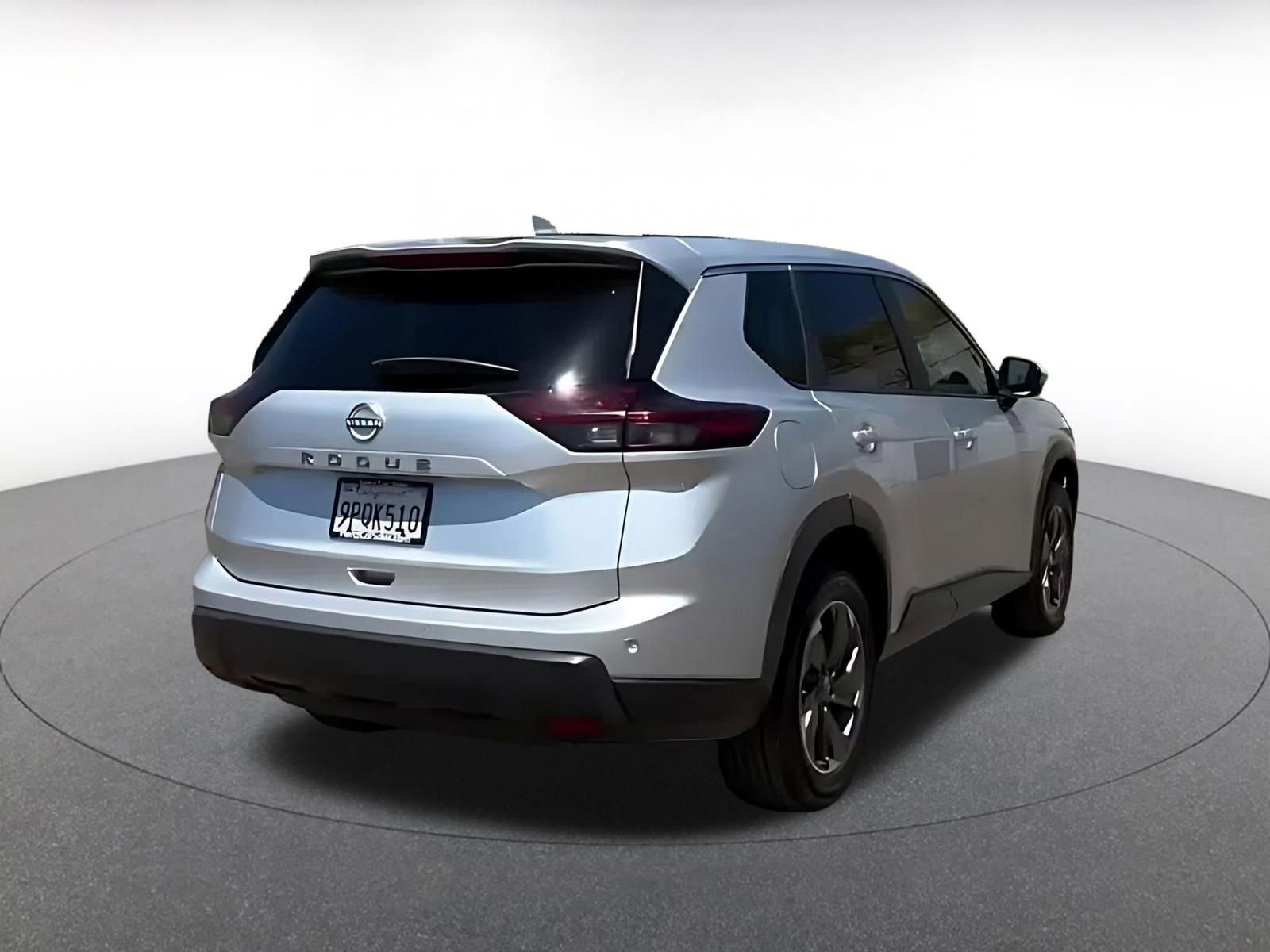 Used 2025 Nissan Rogue SV FWD image 15