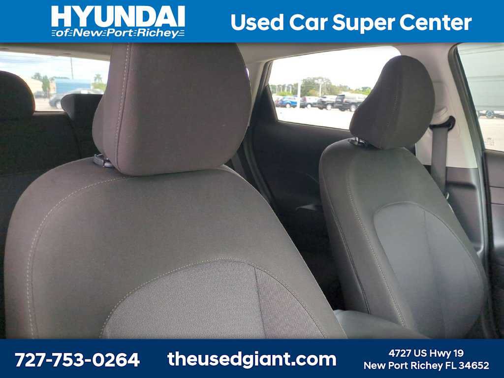 Certified 2025 Hyundai Kona SE FWD image 6