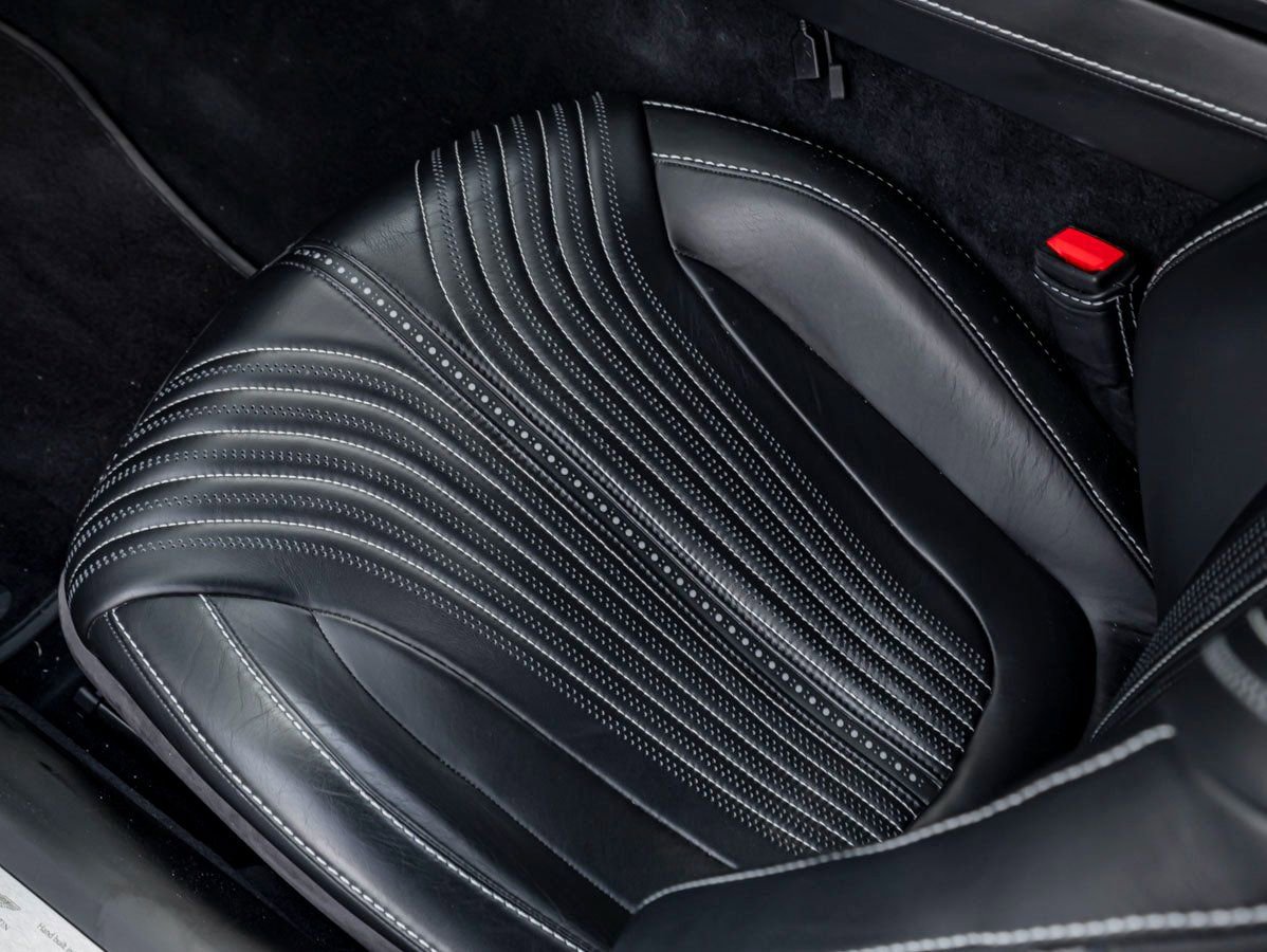 Used 2019 Aston Martin DB11 Volante image 17