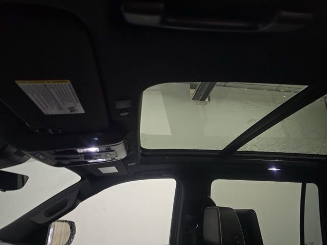 Used 2023 Chevrolet Suburban Premier image 14