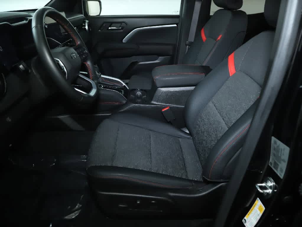 Used 2023 Chevrolet Colorado Z71 w/ Z71 Convenience Package 2 AWD/4WD image 18