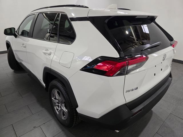 Used 2025 Toyota RAV4 XLE AWD/4WD image 3