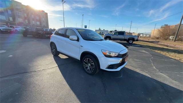 Used 2016 Mitsubishi Outlander Sport ES image 2