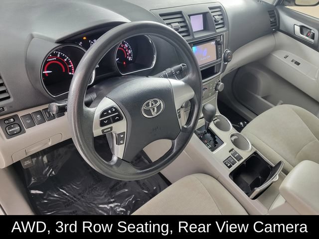 Used 2013 Toyota Highlander Plus AWD/4WD image 12