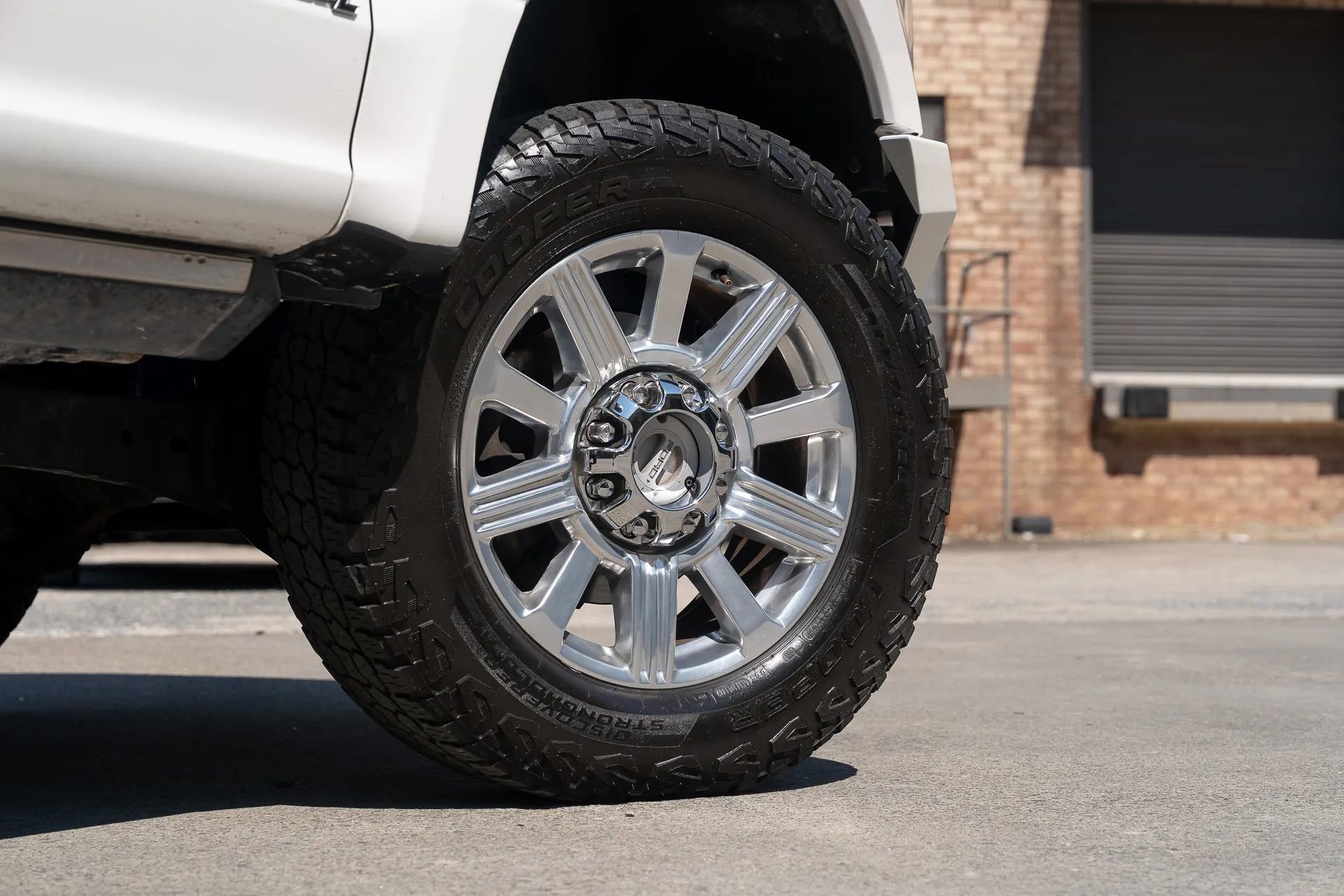 Used 2019 Ford F350 Limited image 3