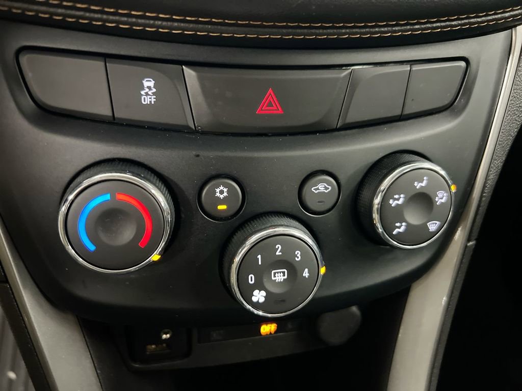 Used 2019 Chevrolet Trax LT w/ LT Convenience Package image 16