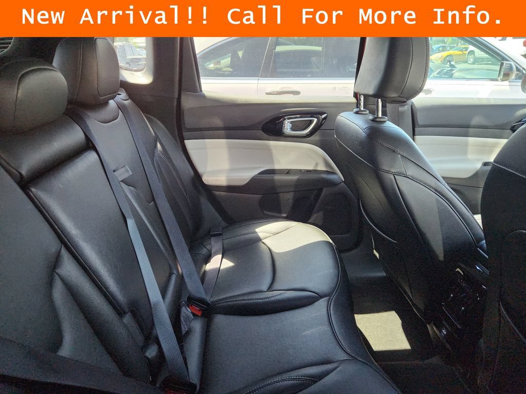 Used 2025 Jeep Compass Limited AWD/4WD image 11