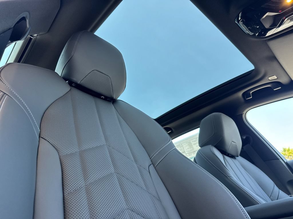 New 2027 BMW 550e xDrive w/ Premium Package AWD/4WD image 16