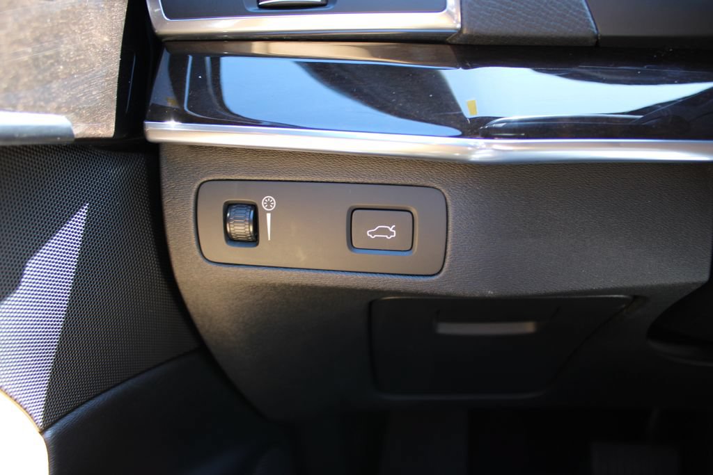 Used 2019 Volvo XC90 T6 Momentum w/ Advanced Package AWD/4WD image 13