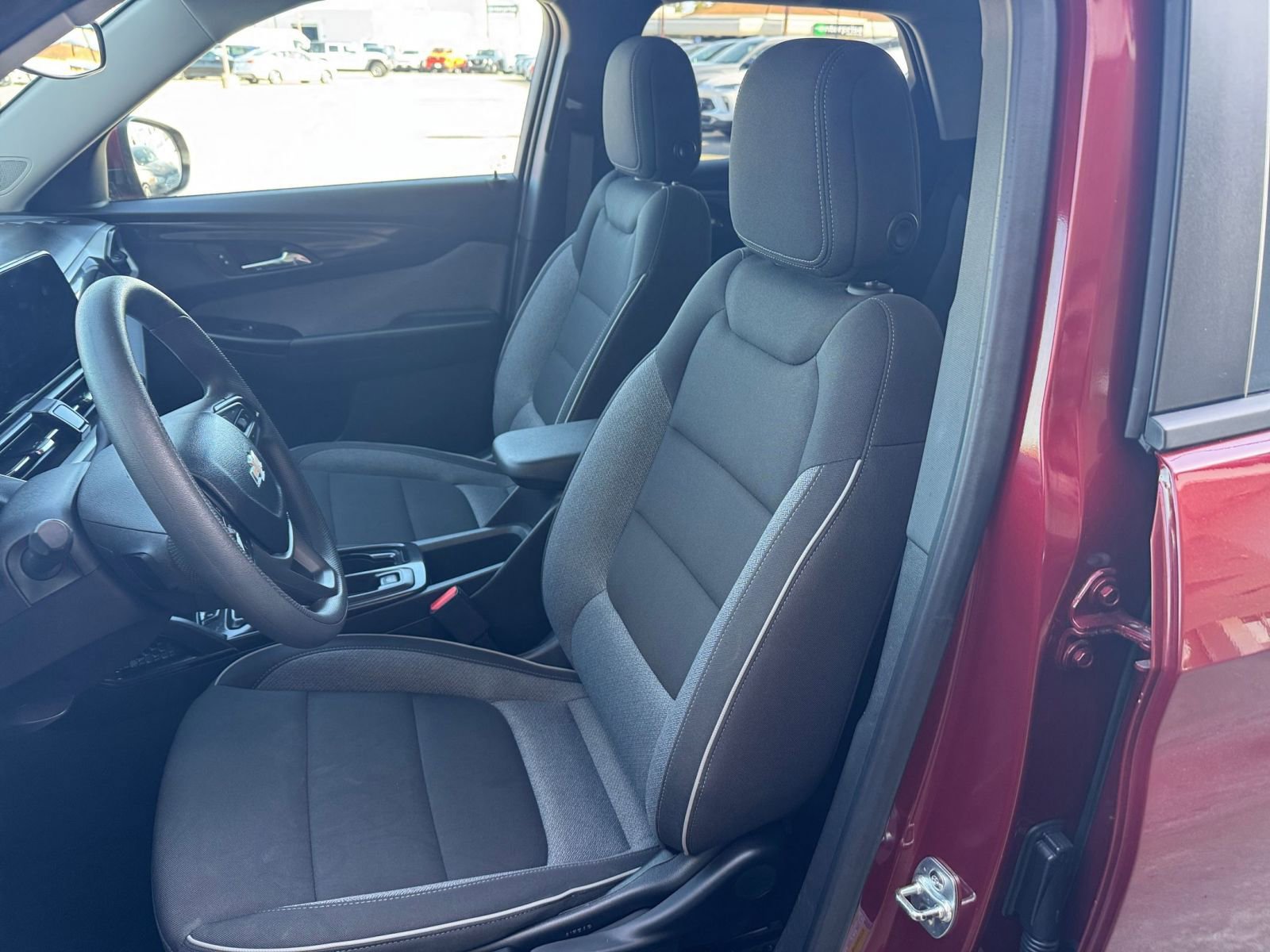 Used 2025 Chevrolet TrailBlazer LT image 36