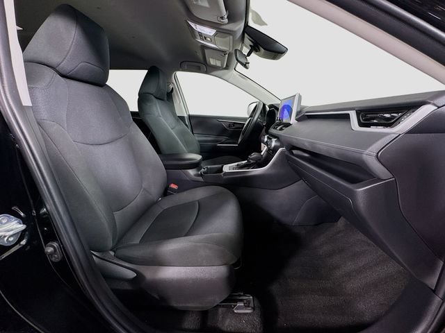 Used 2024 Toyota RAV4 LE AWD/4WD image 29