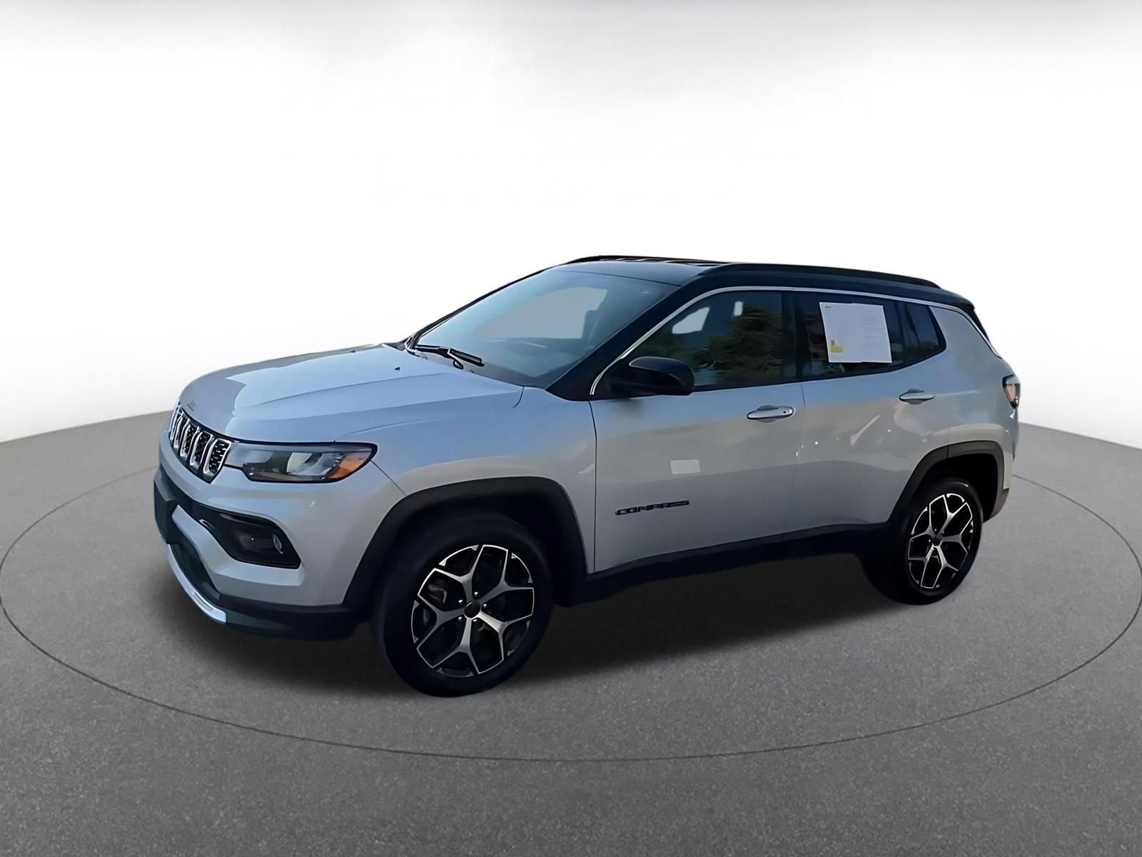 Used 2025 Jeep Compass Limited AWD/4WD image 8