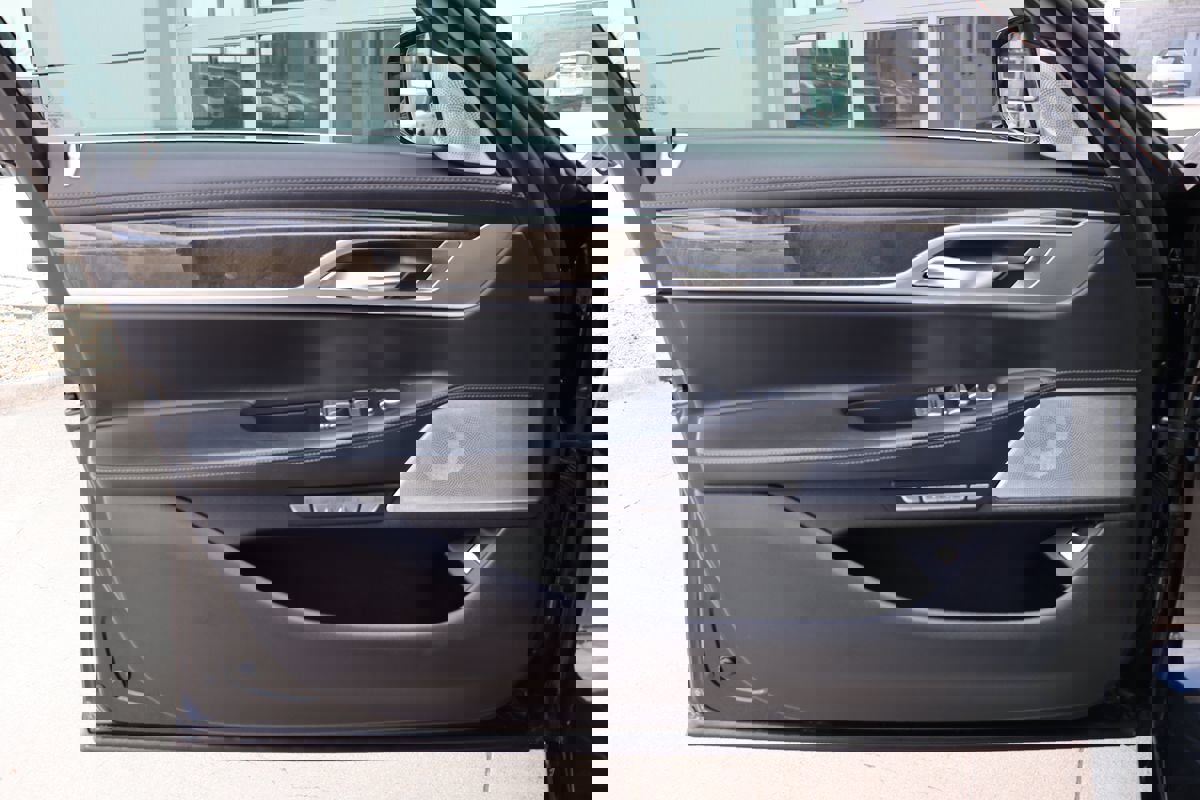 Used 2018 BMW 750i 750i image 43